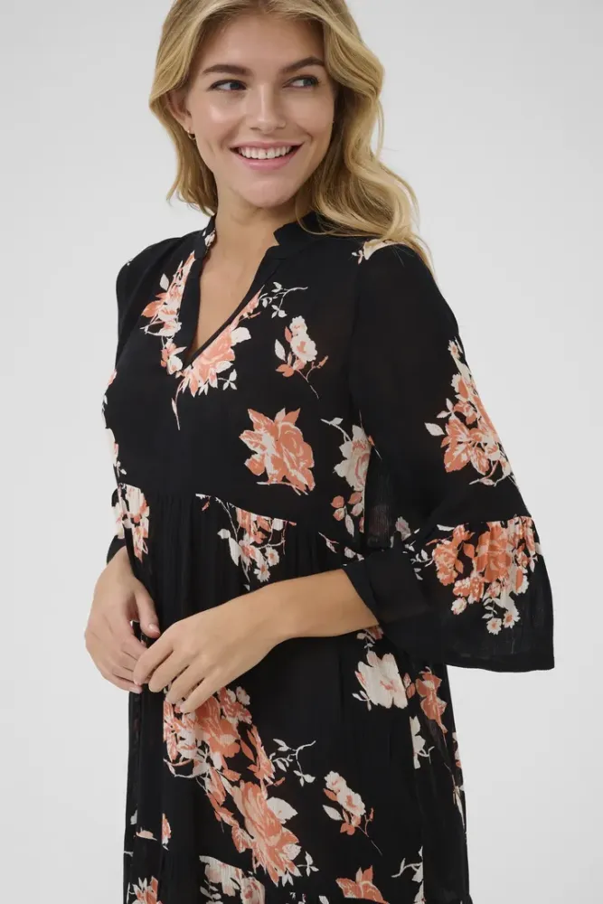 Hovedbilde KAEdita Amber Dress 10506330 - Black/Peach Flowers 107768