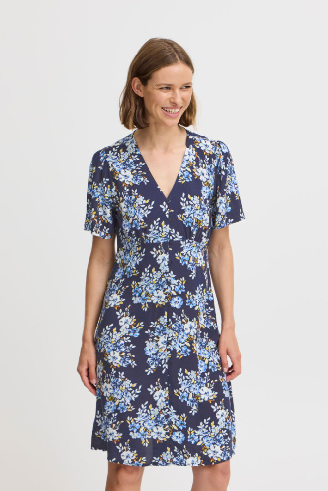 Hovedbilde BYMmjoella Short V-neck Dress 20814532 - Navy Bouquet 204600