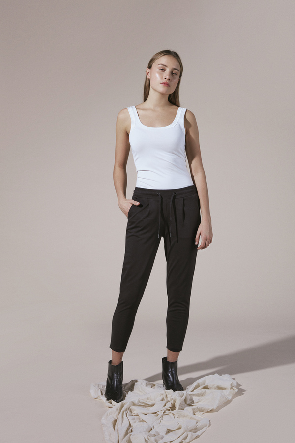 Hovedbilde IHKATE Cropped Pants 20104757 - Black 10001