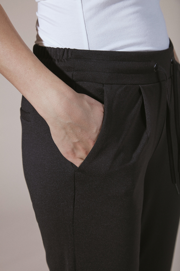 Hovedbilde IHKATE Cropped Pants 20104757 - Black 10001