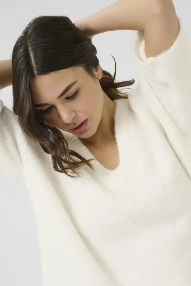 Hovedbilde KAEmilie V-neck Pullover 10509767 - Chalk 110602