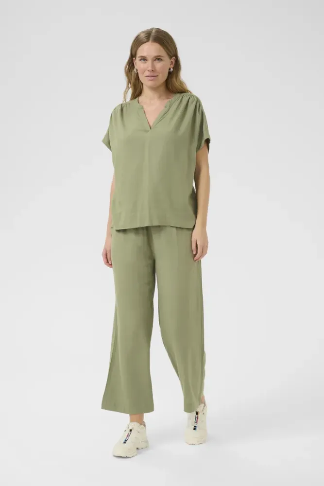 Bilde av Kaffe Kamilla Wing Blouse 10509670 - Oil Green 170115