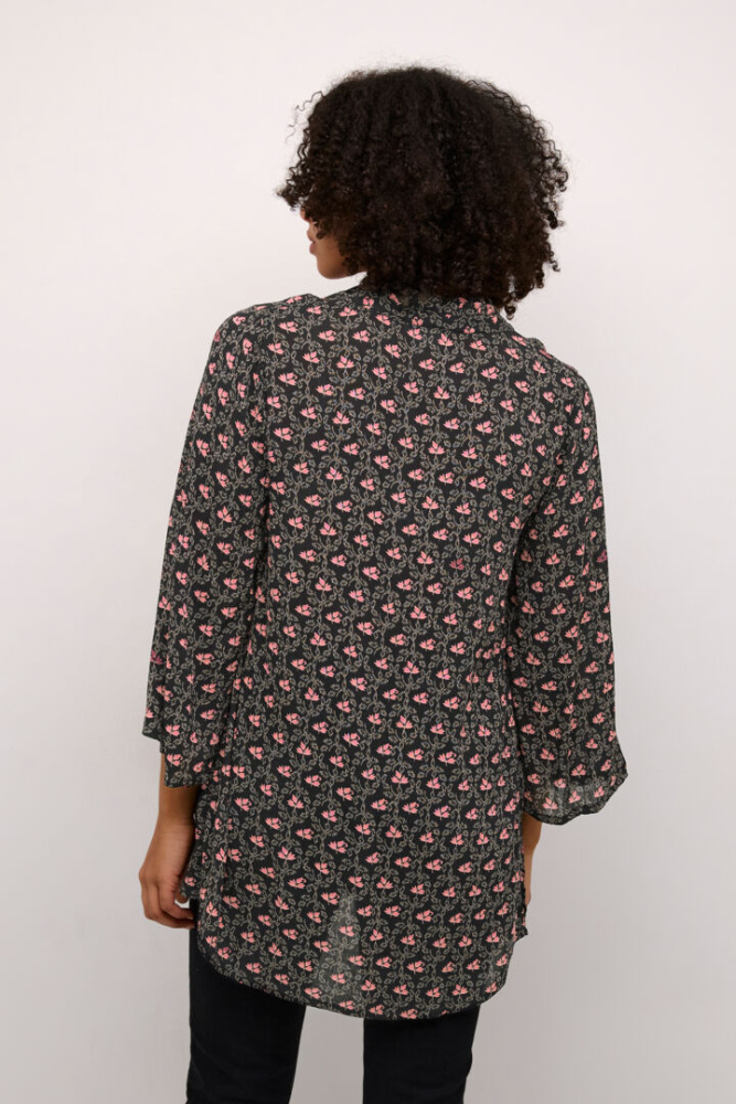 Hovedbilde KAAmber Frill Tunic 10509127 - Black/Pink Flowers 106477