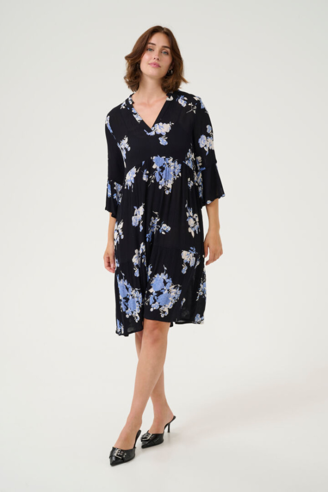 Hovedbilde KAEdita Amber Dress 10506330 - Black/Blue Flowers 107339