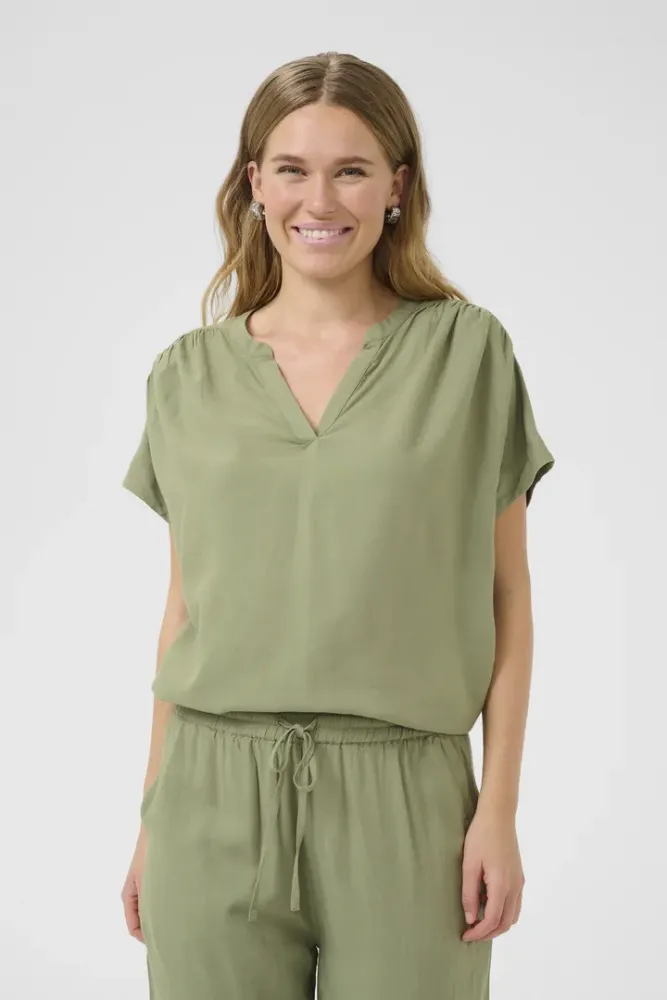 Bilde av Kaffe Kamilla Wing Blouse 10509670 - Oil Green 170115